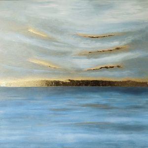 Peinture contemporaine représentant la mer dans des tons bleus et dorés